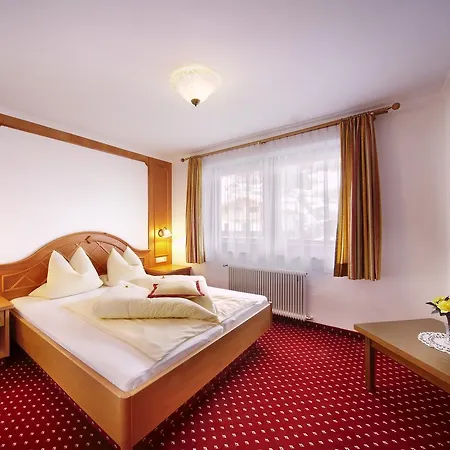Smaragdhotel Tauernblick ホテル ブラームベルク・アム・ヴィルトコーゲル