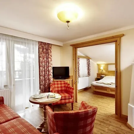 Hotel Smaragdhotel Tauernblick 4*