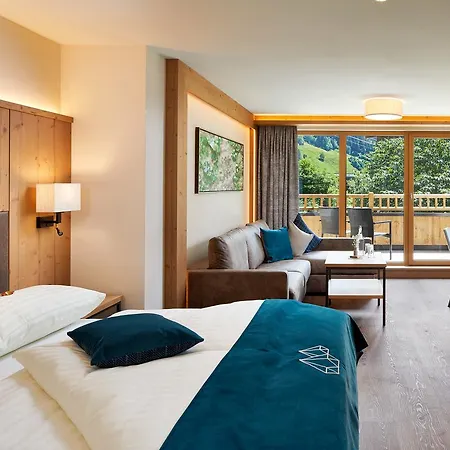 Smaragdhotel Tauernblick 4* ブラームベルク・アム・ヴィルトコーゲル