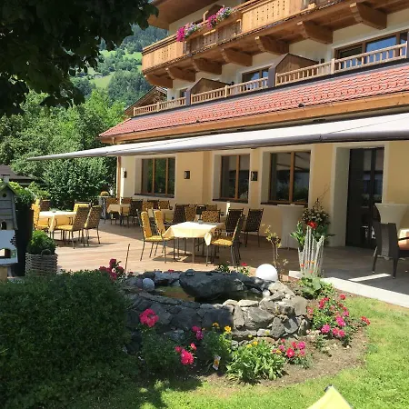 Smaragdhotel Tauernblick 4*